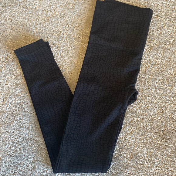 SPANX LAMN Leopard Leggings - Picture 4 of 8